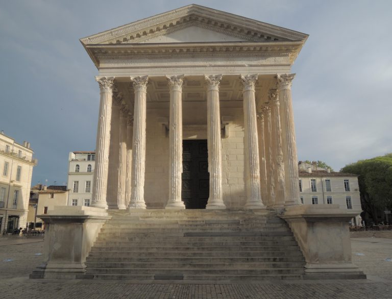 Maison carrée